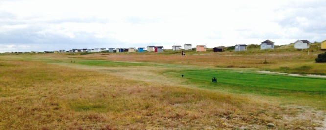 Hole 8 - Tee: typical Swedish bath huts, where the locals store their beach stuff during summer, line the fairway of quite a few holes at Flommen. You cannot see this on the picture, but one aims at the Falsterbo lighthouse when teeing off. A dream.